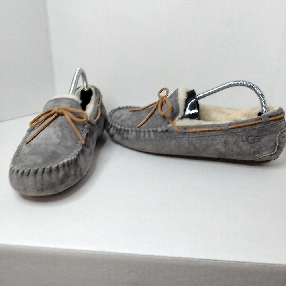 UGG Womens Size 11 Dakota Suede Shearling Moccasin Slippers Shoes 5612 Wool
